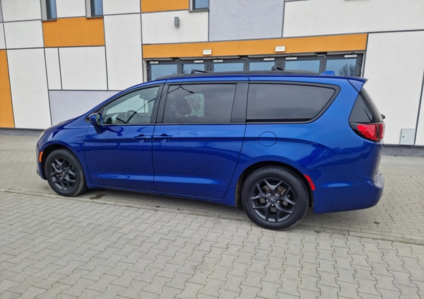 Chrysler Pacifica cena 114900 przebieg: 68000, rok produkcji 2020 z Tarnów małe 211